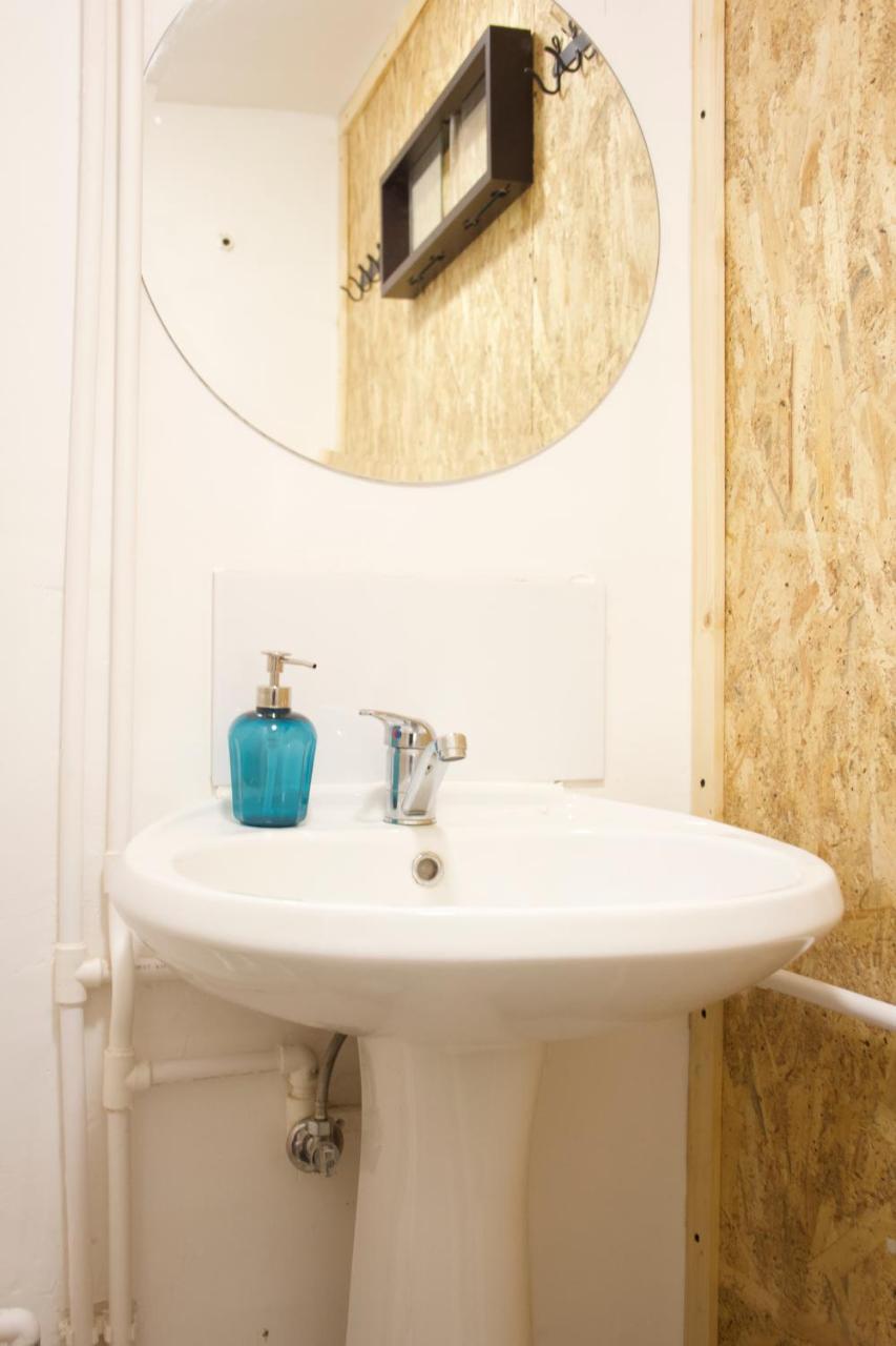 Banat 4 Hostel Бухарест Экстерьер фото